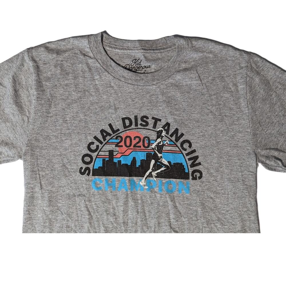 2020 Social Distancing T-shirt Kids Size M 10/12 - Picture 2 of 4